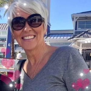 Meet your Posher, Mia